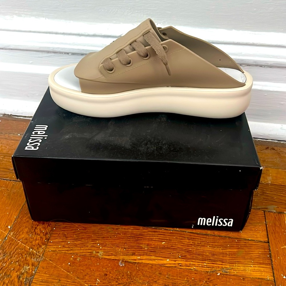 Brand New, never worn Melissa Summer Sandals, size 9 women. Color: White/Beige.